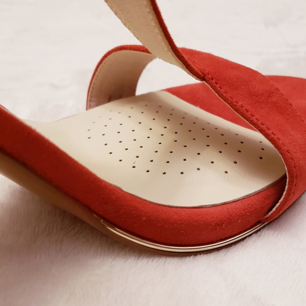 Katherine Kelly Red Suede T-Strap Stilettos - Picture 9 of 10